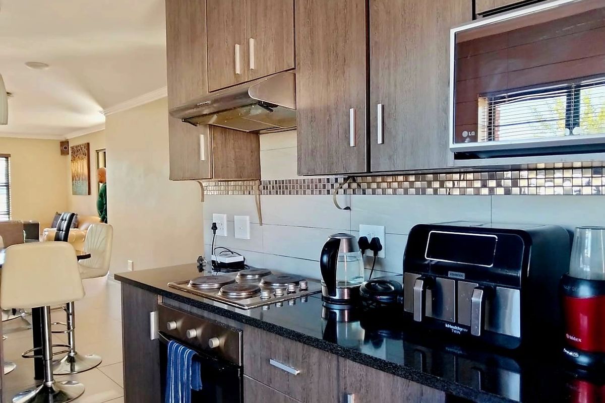 3 bedroom 2 bathroom Home in Amberfield Valley - Photo 5