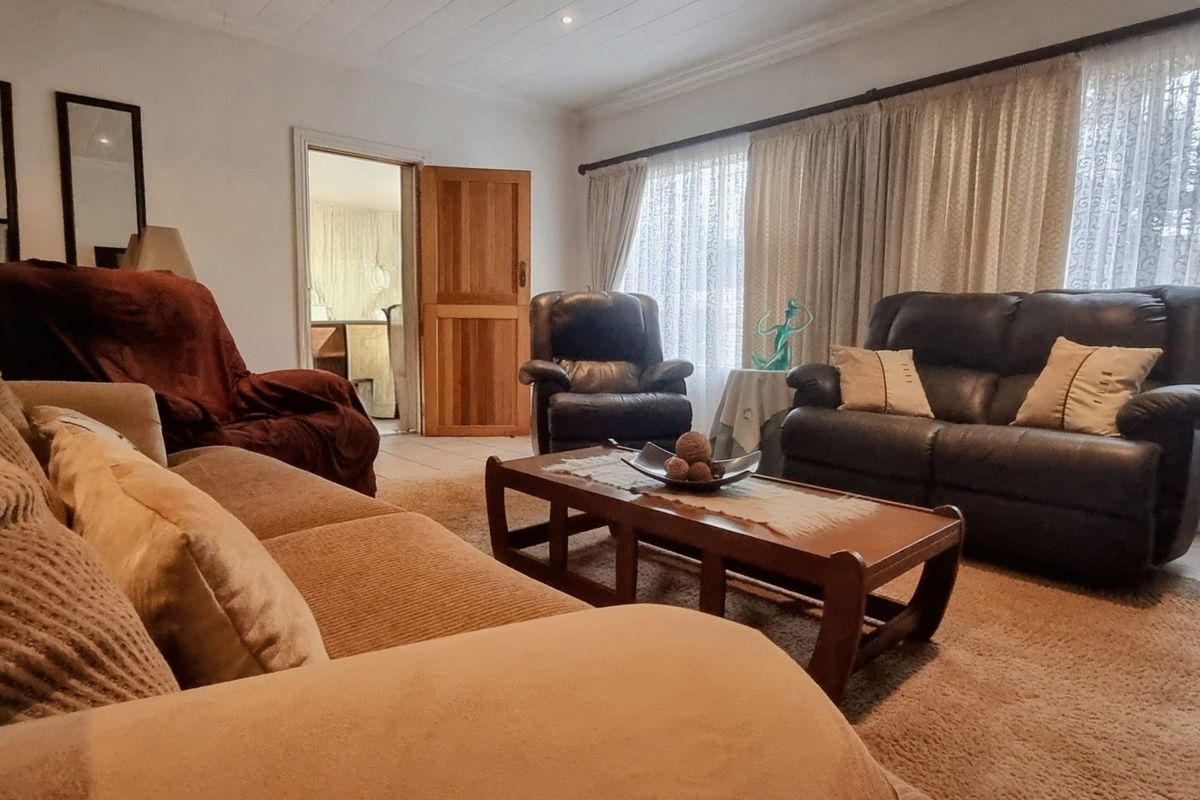 Warm Family Townhouse with Underfloor Heating - Photo 5