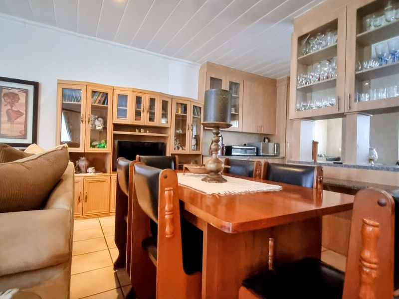 Warm Family Townhouse with Underfloor Heating - Photo 4
