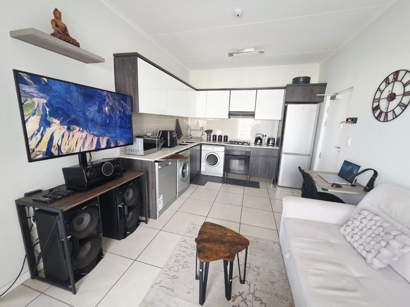 Stylish 1 Bedroom Apartment in The Sandown, Bloubergstrand - Photo 1