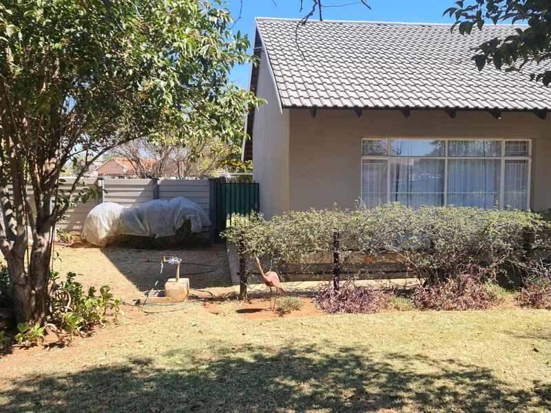 Spacious townhouse superbly situated across from the Shoprite complex in Stilfontein Extension 4. - Photo 3