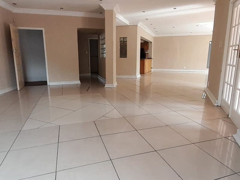 4 Bedroom House for Sale in Irene Park - Photo 8