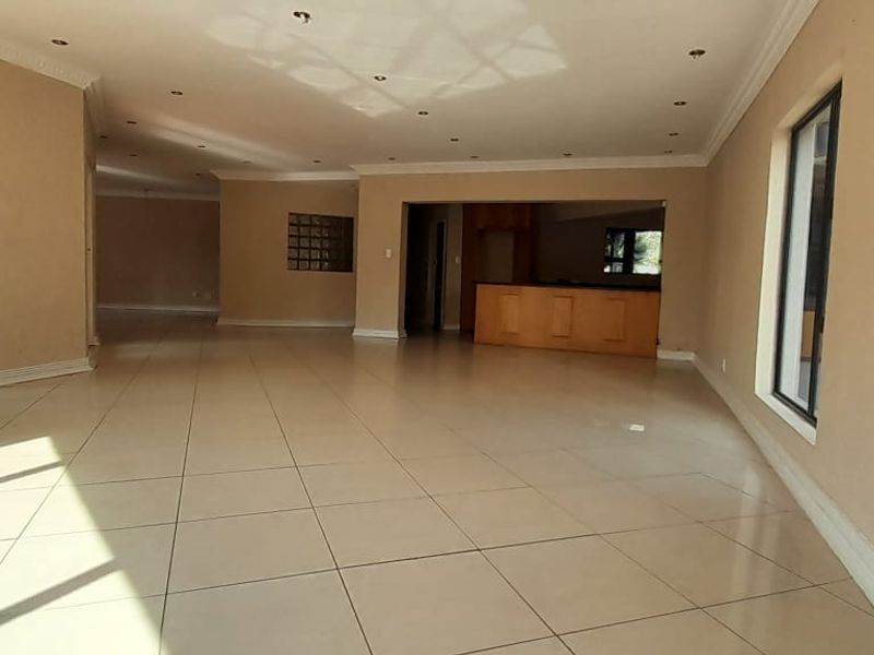 4 Bedroom House for Sale in Irene Park - Photo 7