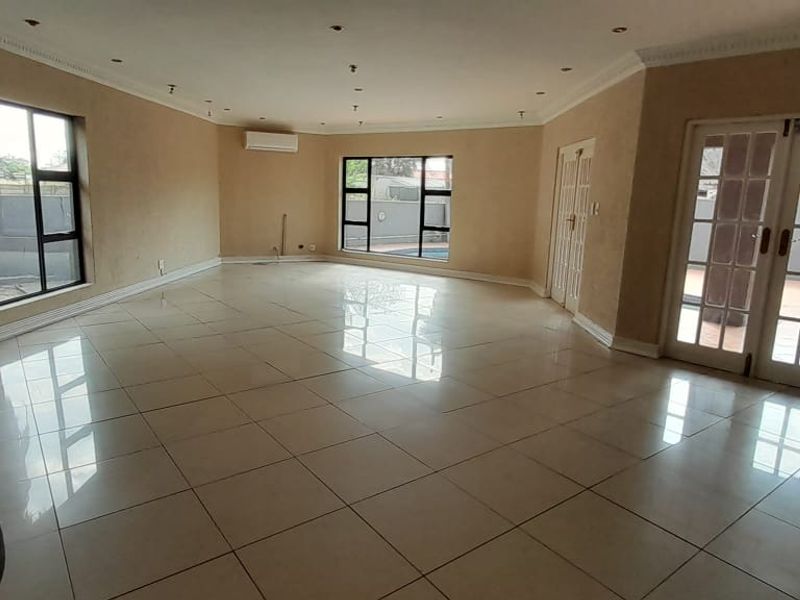 4 Bedroom House for Sale in Irene Park - Photo 6