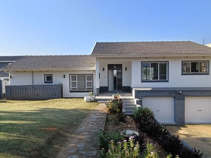 To let in La Lucia, 3 bedroom pet friendly house with pool and flatlet. - Photo 2