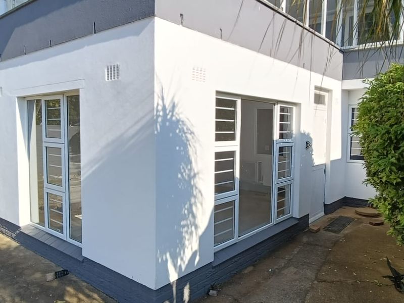 To let in La Lucia, 3 bedroom pet friendly house with pool and flatlet. - Photo 4