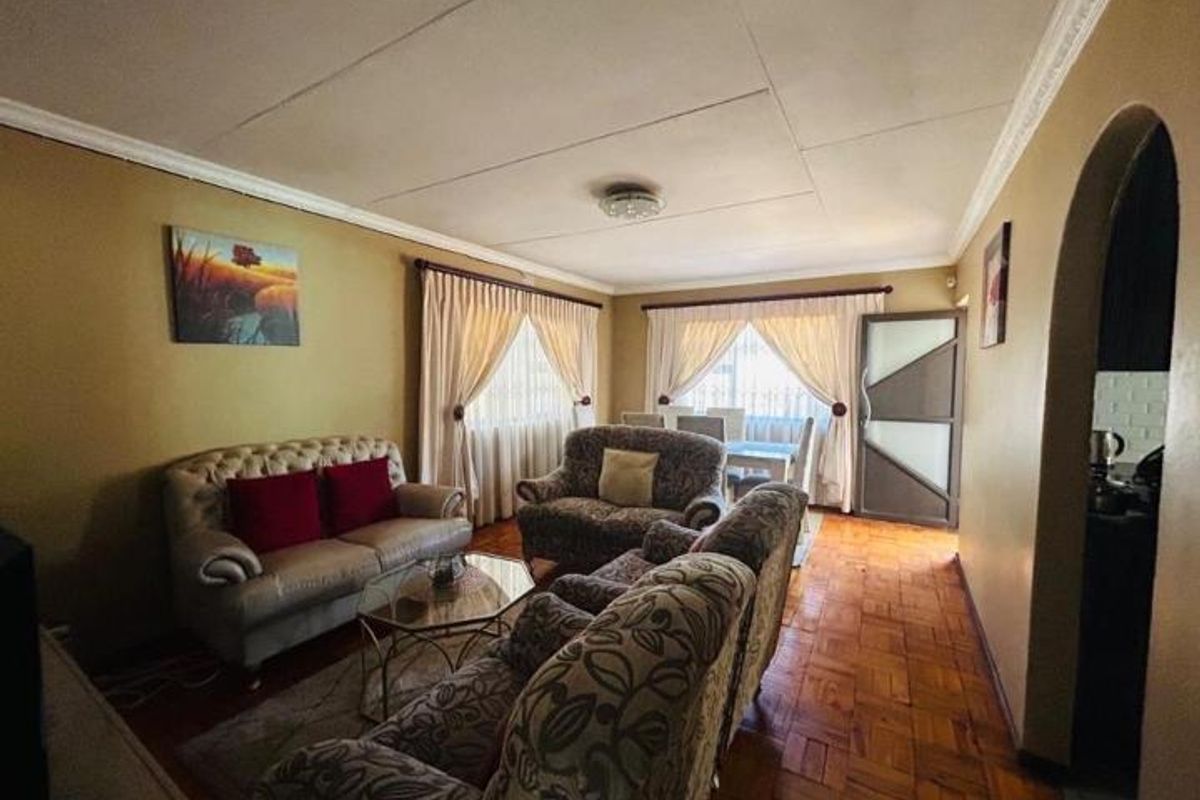 SOUGHT AFTER PEACEFUL HOME IN LITHA PARK KHAYELITSHA - Photo 3