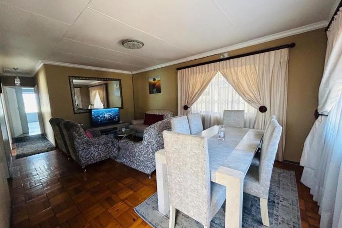 SOUGHT AFTER PEACEFUL HOME IN LITHA PARK KHAYELITSHA - Photo 4