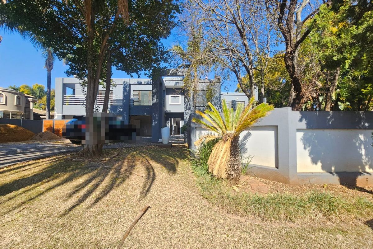 A Beautiful 4 Bedroom 3 Bathroom House for rent in Eldoraigne  - Photo 3