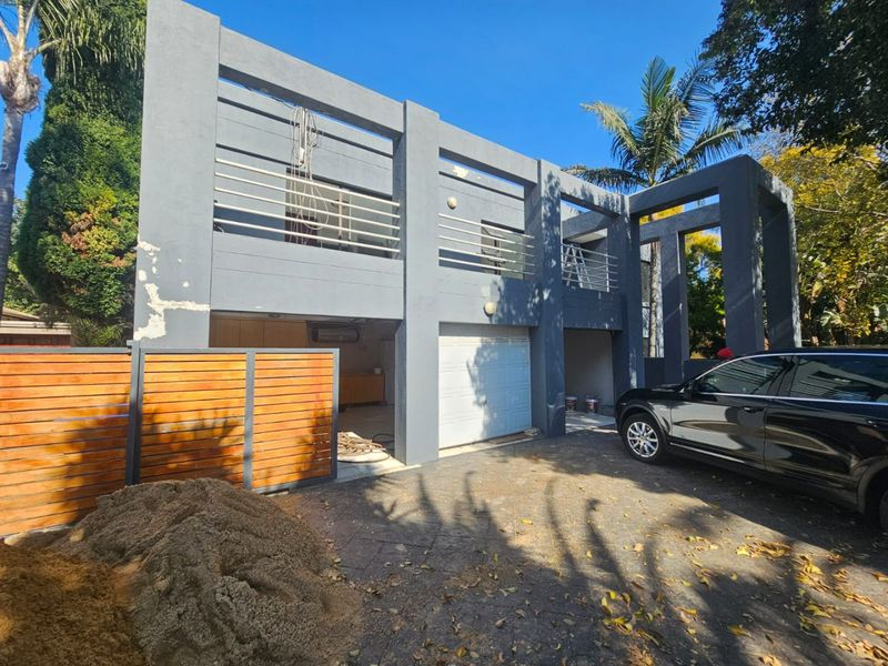 A Beautiful 4 Bedroom 3 Bathroom House for rent in Eldoraigne  - Photo 2