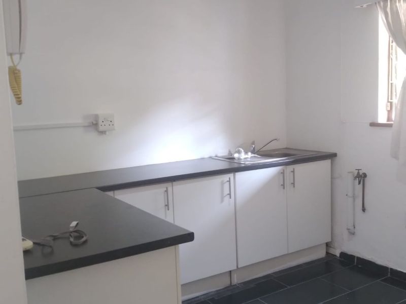 Charming & Spacious 1 Bed Cottage in Westville  - Photo 8