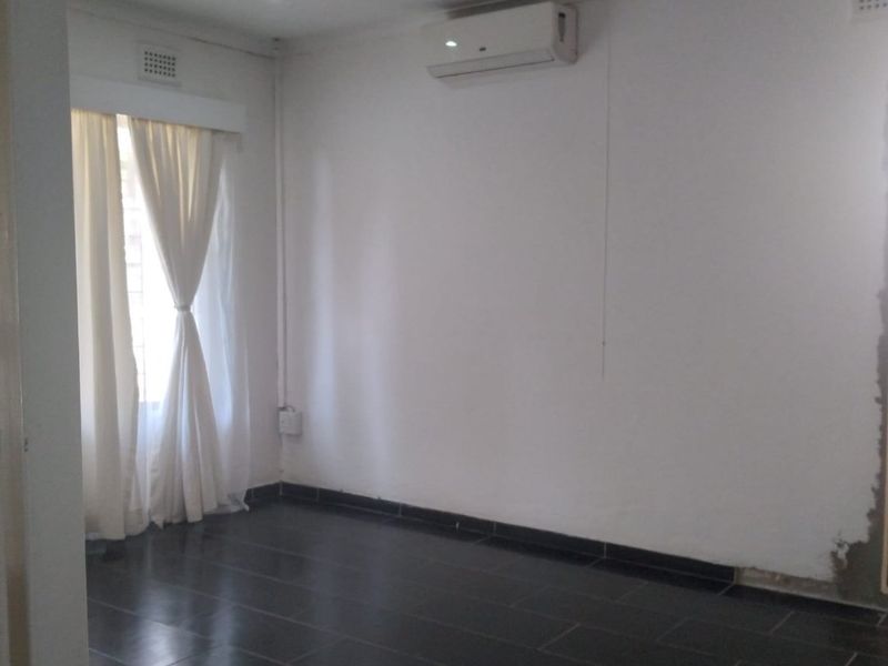 Charming & Spacious 1 Bed Cottage in Westville  - Photo 10