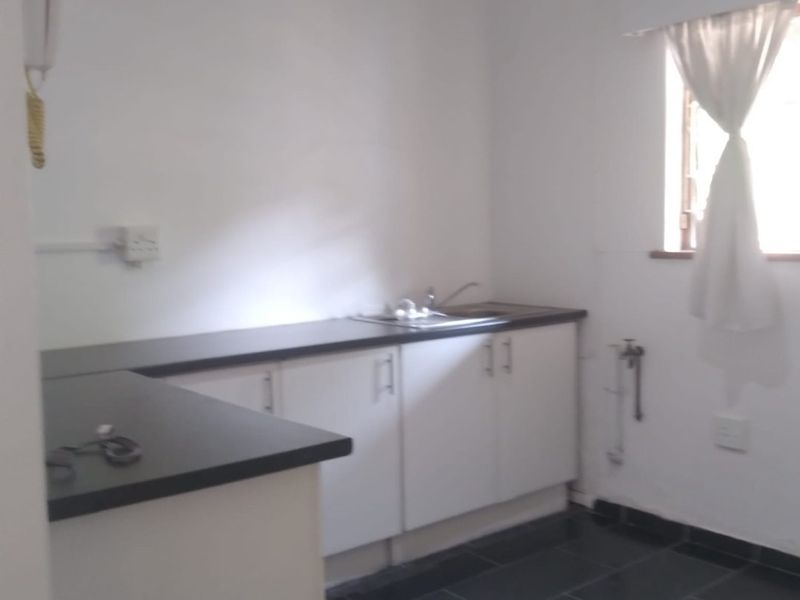 Charming & Spacious 1 Bed Cottage in Westville  - Photo 7