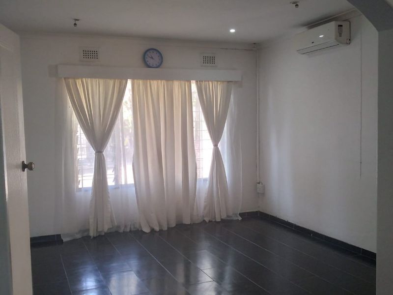 Charming & Spacious 1 Bed Cottage in Westville  - Photo 6