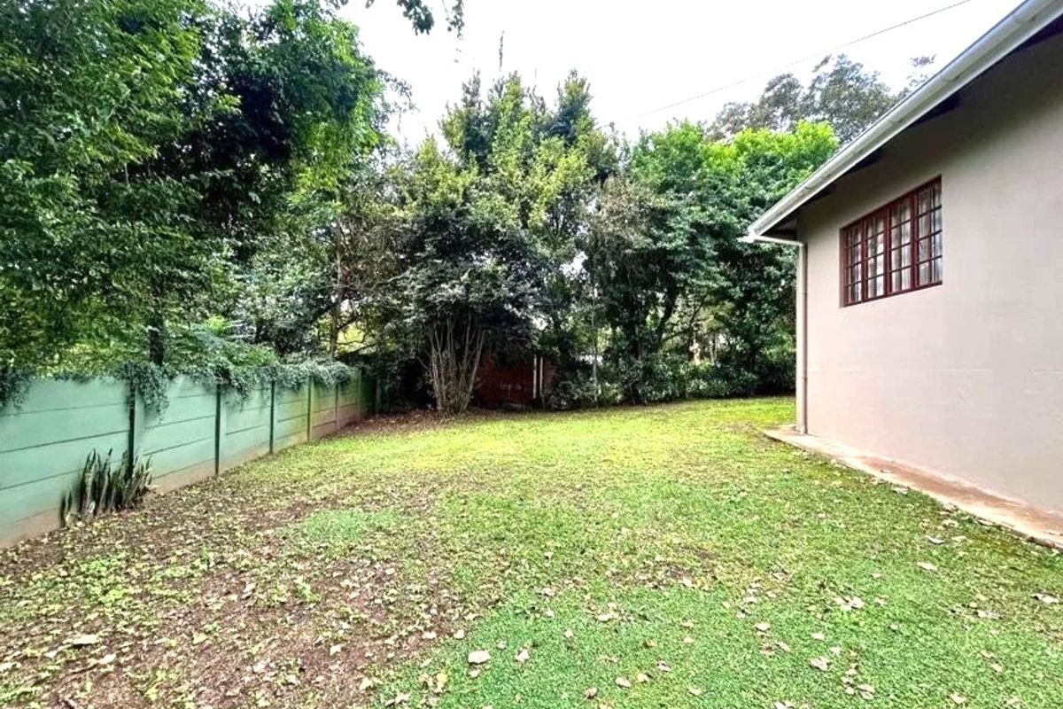 A Spacious, Well Maintained Move in ready Family Villa in safe and secure complex to Let- Christie Road, Scottsville - Photo 3