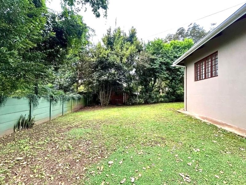 A Spacious, Well Maintained Move in ready Family Villa in safe and secure complex to Let- Christie Road, Scottsville - Photo 3