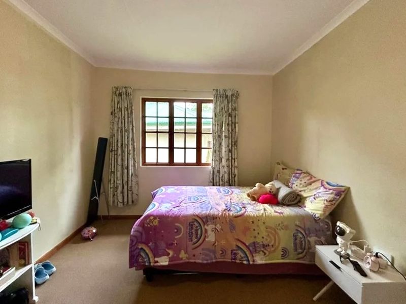 A Spacious, Well Maintained Move in ready Family Villa in safe and secure complex to Let- Christie Road, Scottsville - Photo 9