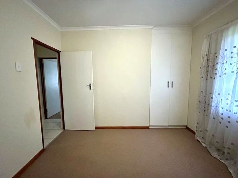 A Spacious, Well Maintained Move in ready Family Villa in safe and secure complex to Let- Christie Road, Scottsville - Photo 8