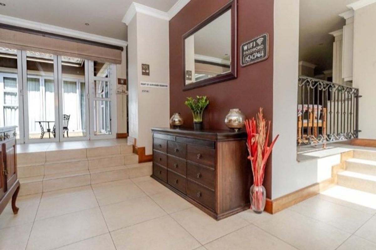 Your own Private Resort in Bedfordview - Photo 5