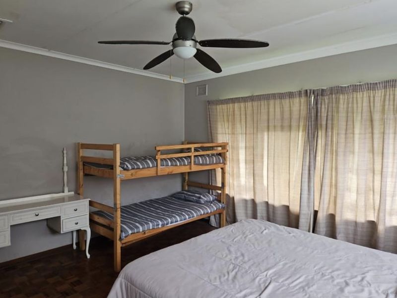 4 Bedroom house for sale in Amanzimtoti  - Photo 8