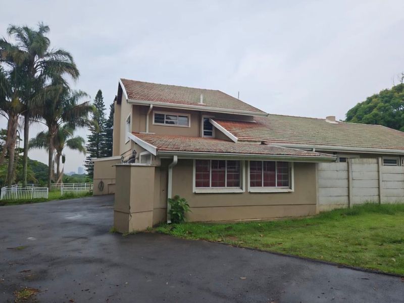 4 Bedroom house for sale in Amanzimtoti  - Photo 3