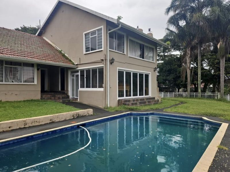 4 Bedroom house for sale in Amanzimtoti  - Photo 1