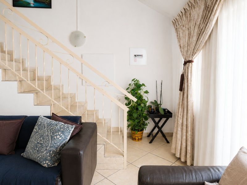 Modern Townhouse in Illiondale with Loft Ensuite - Photo 8
