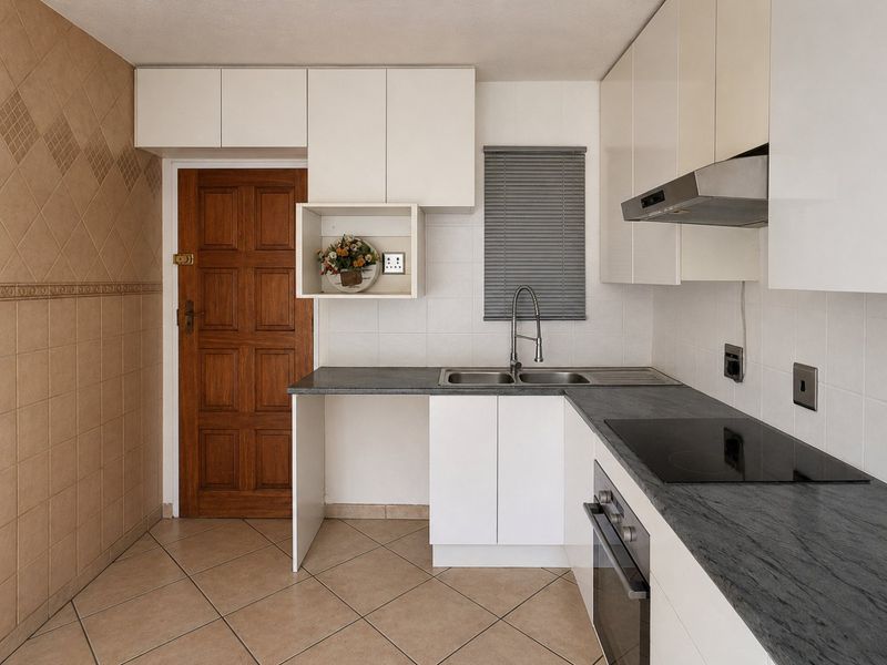 Modern Townhouse in Illiondale with Loft Ensuite - Photo 4