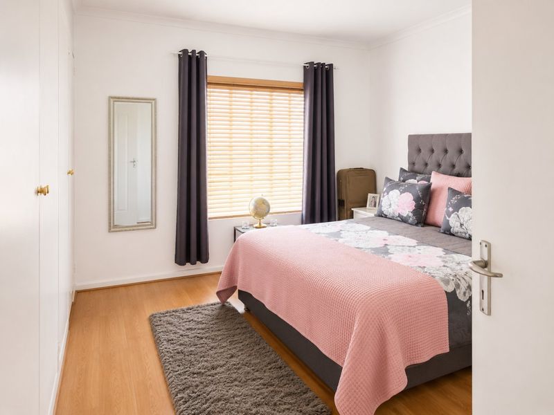 Modern Townhouse in Illiondale with Loft Ensuite - Photo 10