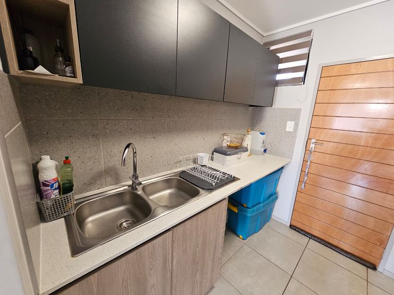 A Beautiful 2 bedroom 1 bathroom apartment for sale in Amberfield  - Photo 8