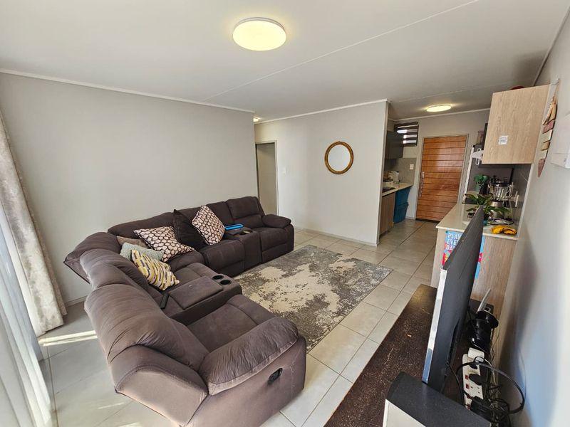 A Beautiful 2 bedroom 1 bathroom apartment for sale in Amberfield  - Photo 6