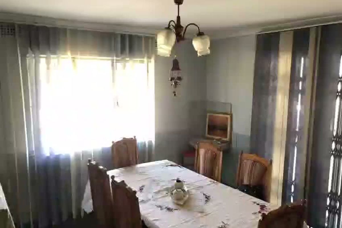 Family Living + Income Generator  - Photo 4