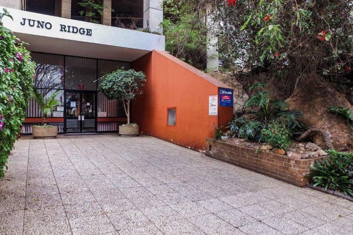 GREAT VALUE APARTMENT WITH EXTRA SPACE! - Photo 2