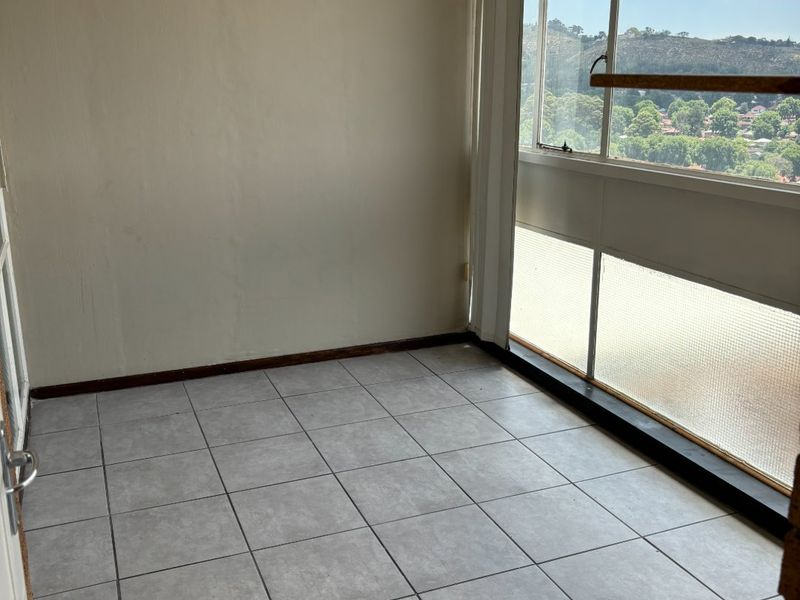 GREAT VALUE APARTMENT WITH EXTRA SPACE! - Photo 3