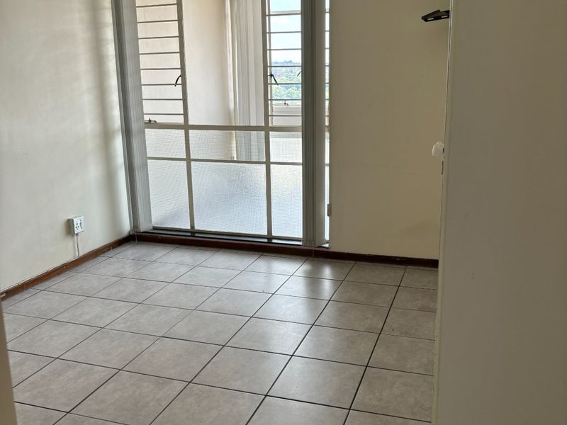 GREAT VALUE APARTMENT WITH EXTRA SPACE! - Photo 8