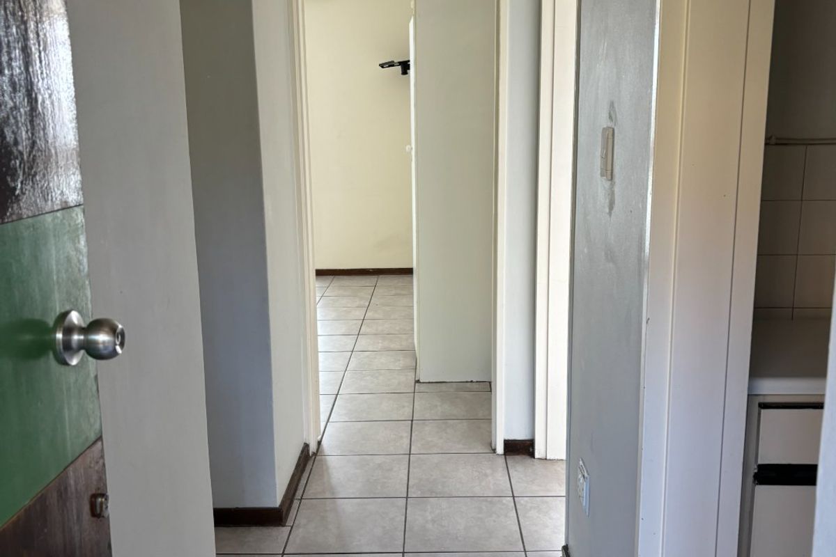 GREAT VALUE APARTMENT WITH EXTRA SPACE! - Photo 5