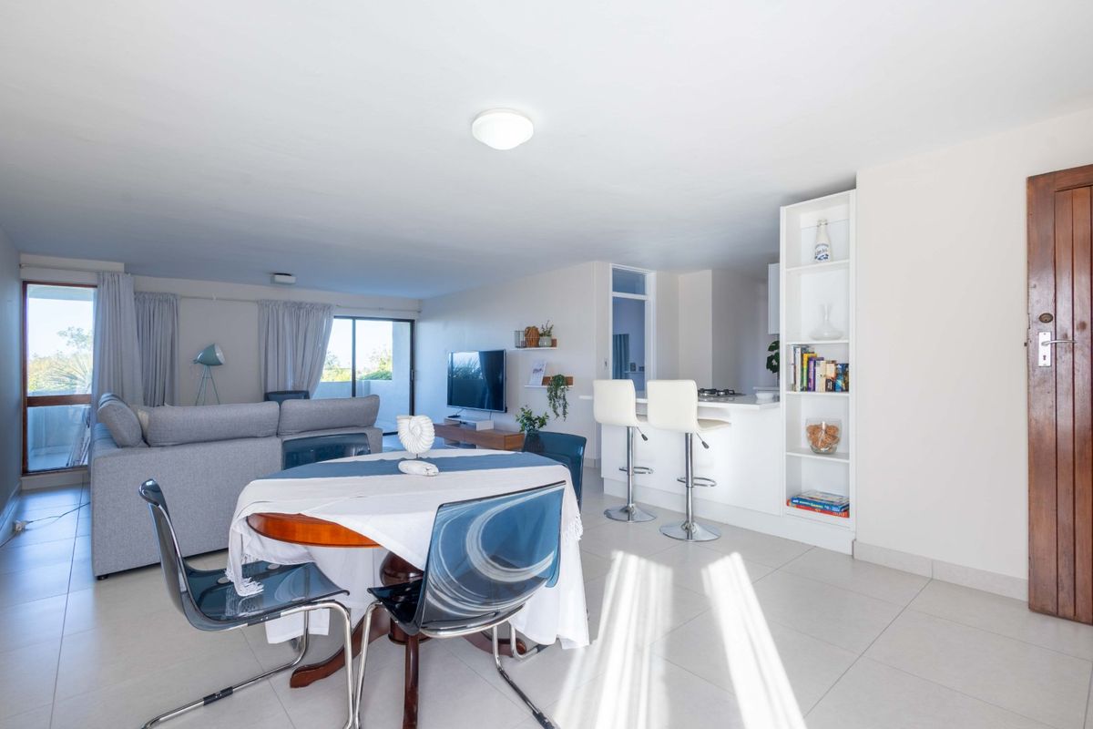 Fully renovated, fully furnished and equipped 4-bed, 2-bath first-floor apartment - Photo 3
