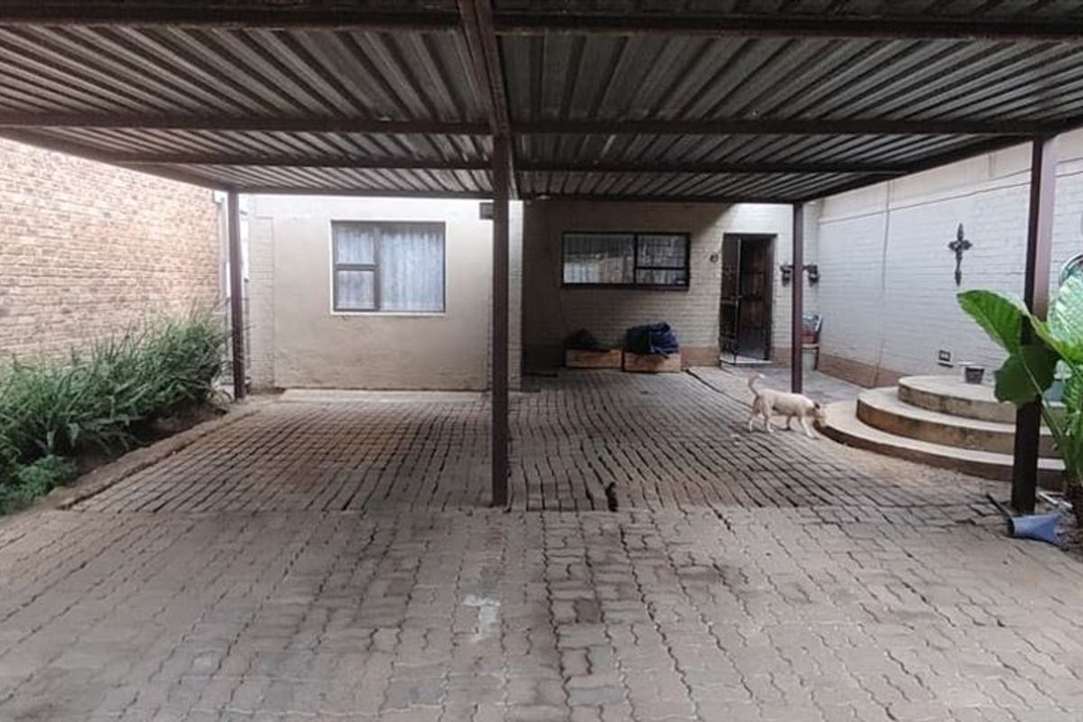 Exceptional Property With Income Potential - Photo 3