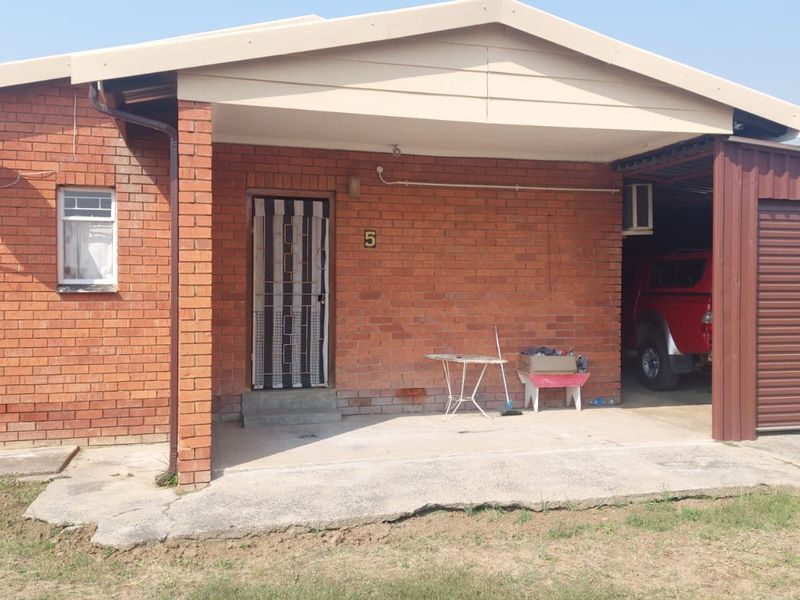 Charming Newly Renovated, three bedroom home. - Photo 1
