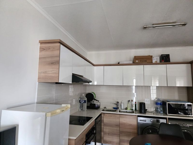 Charming 1st-Floor Furnished Studio Apartment - Photo 4