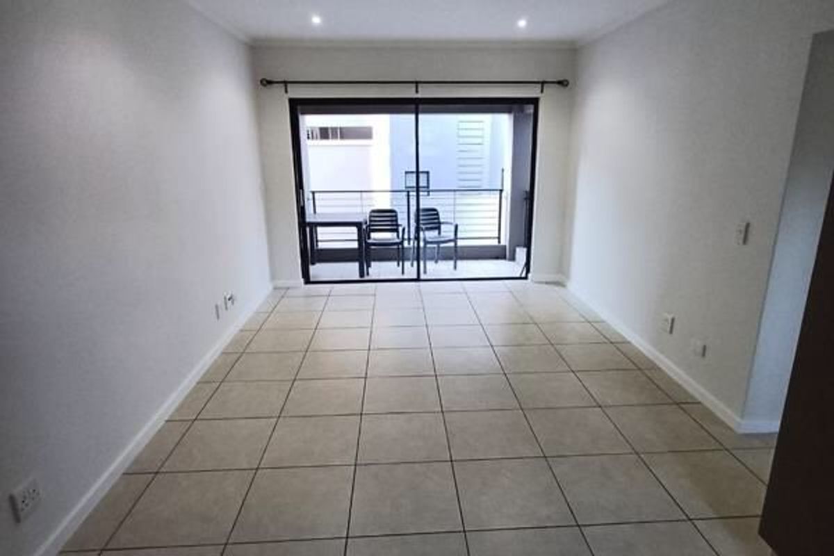 Modern 1st-Floor Studio Apartment – No Load Shedding! - Photo 3