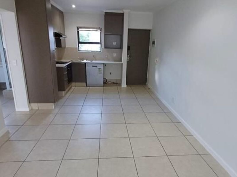 Modern 1st-Floor Studio Apartment – No Load Shedding! - Photo 5
