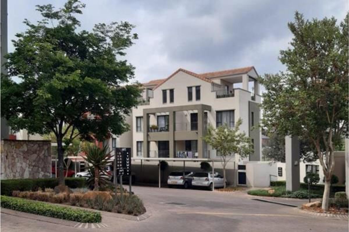 Modern 1st-Floor Studio Apartment – No Load Shedding! - Photo 2