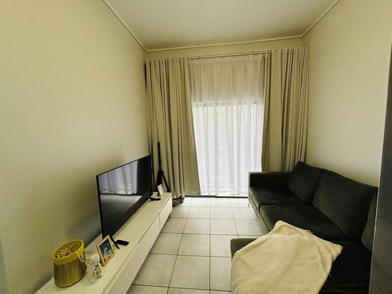 luxury living in a secure estate.Fully furnished 1bed for rent . - Photo 4