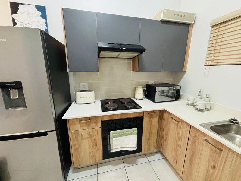 luxury living in a secure estate.Fully furnished 1bed for rent . - Photo 1