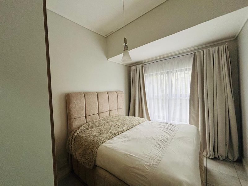 luxury living in a secure estate.Fully furnished 1bed for rent . - Photo 7