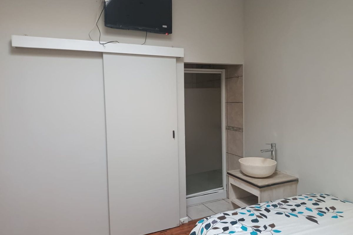 Turnkey BnB In Richmond Hill For Rent - Photo 5