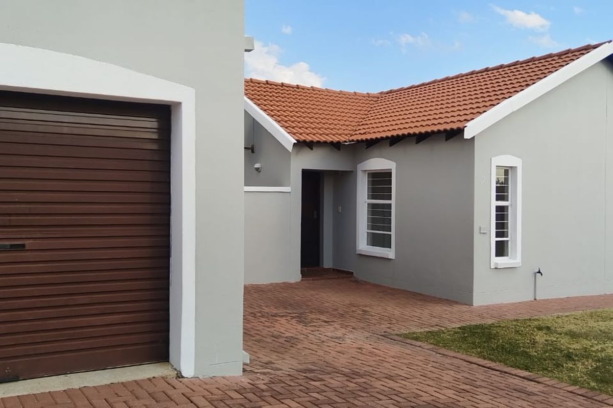 Open Plan Family Home in Brits Central - Photo 2