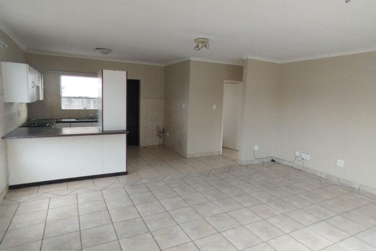 Open Plan Family Home in Brits Central - Photo 4