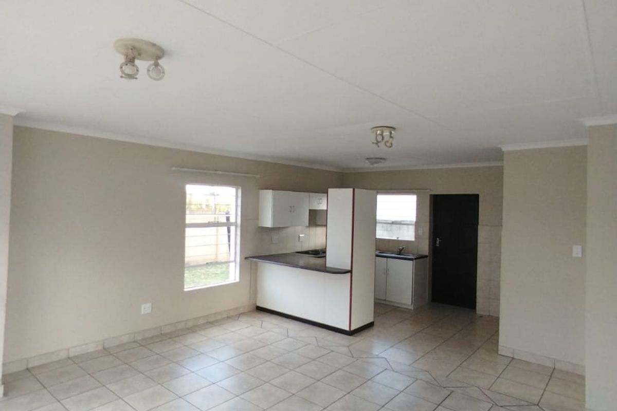 Open Plan Family Home in Brits Central - Photo 5